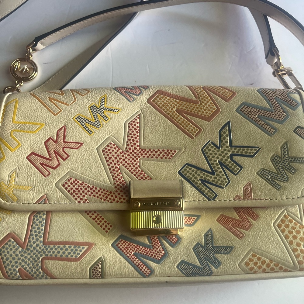Michael Kors Bradshaw Multicolor Signature white cream convertible shoulder Bag - Picture 10 of 13